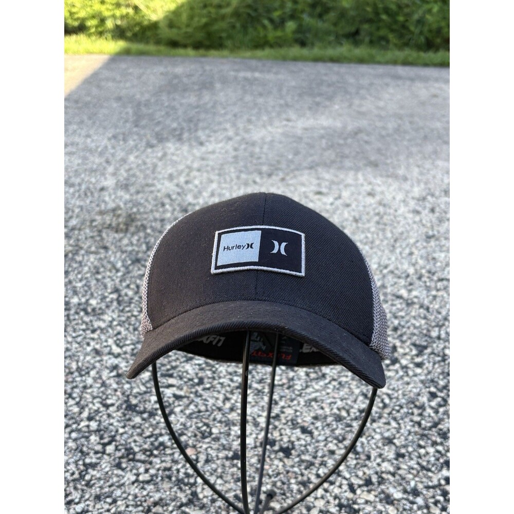 Hurley Flexfit Hat S/M Black Gray Mesh Trucker Baseball Cap Logo Patch